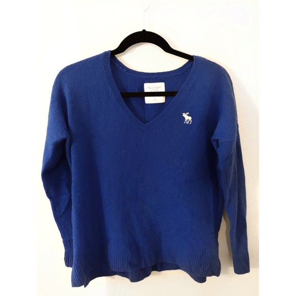 Abercrombie & Fitch Icon V-Neck Sweater - Picture 2 of 4